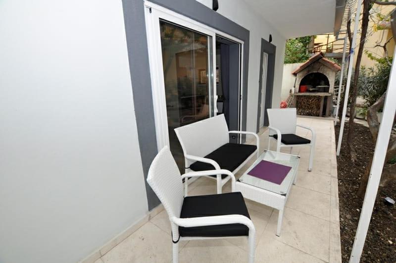 Apartments Gabi Omis Exterior photo
