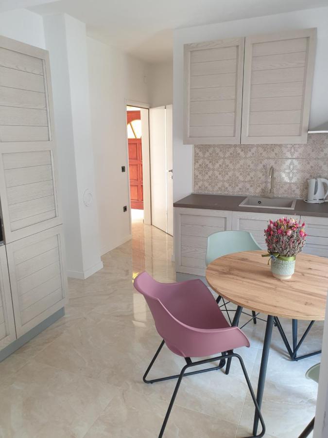 Apartments Gabi Omis Exterior photo