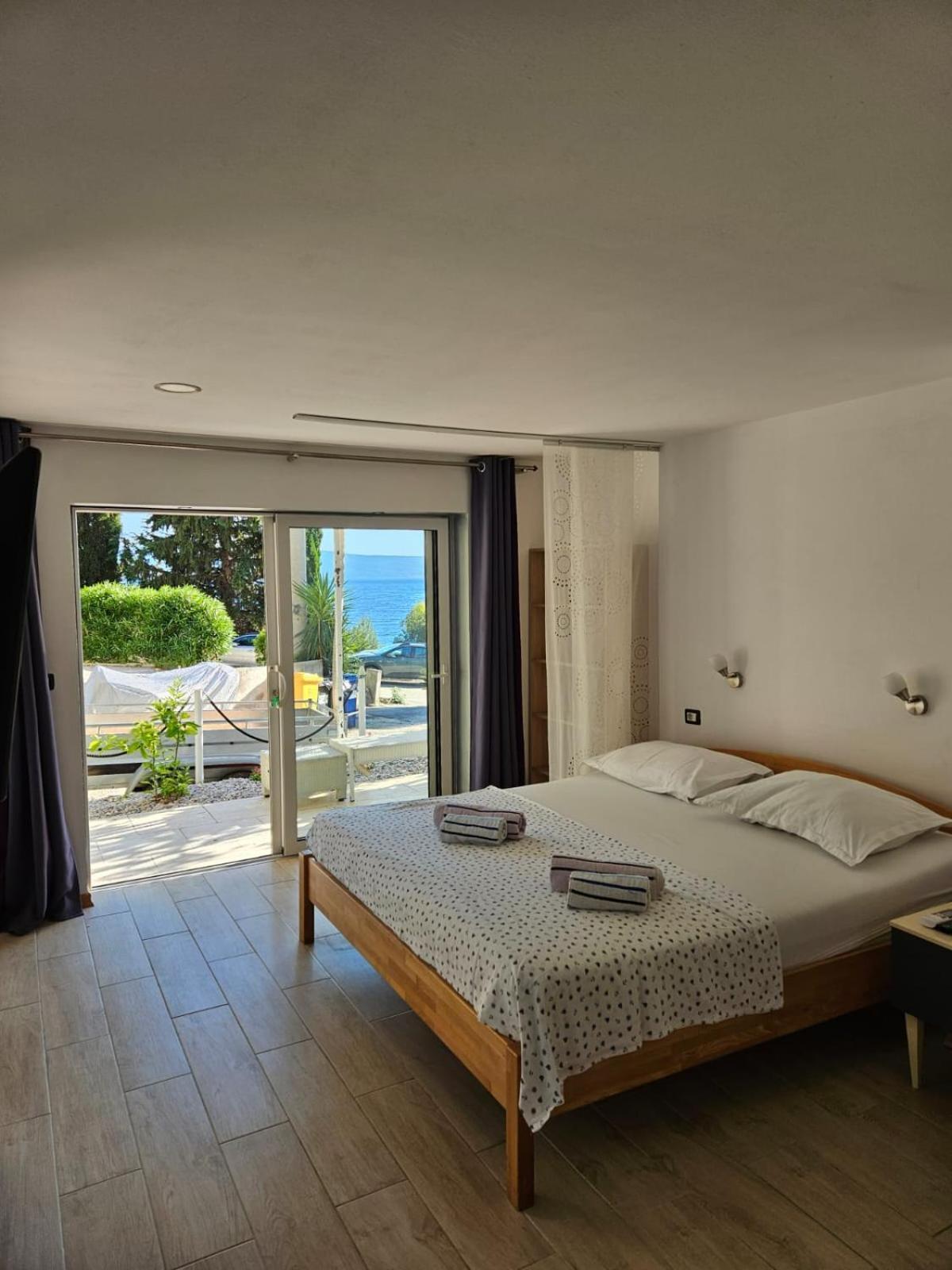Apartments Gabi Omis Room photo