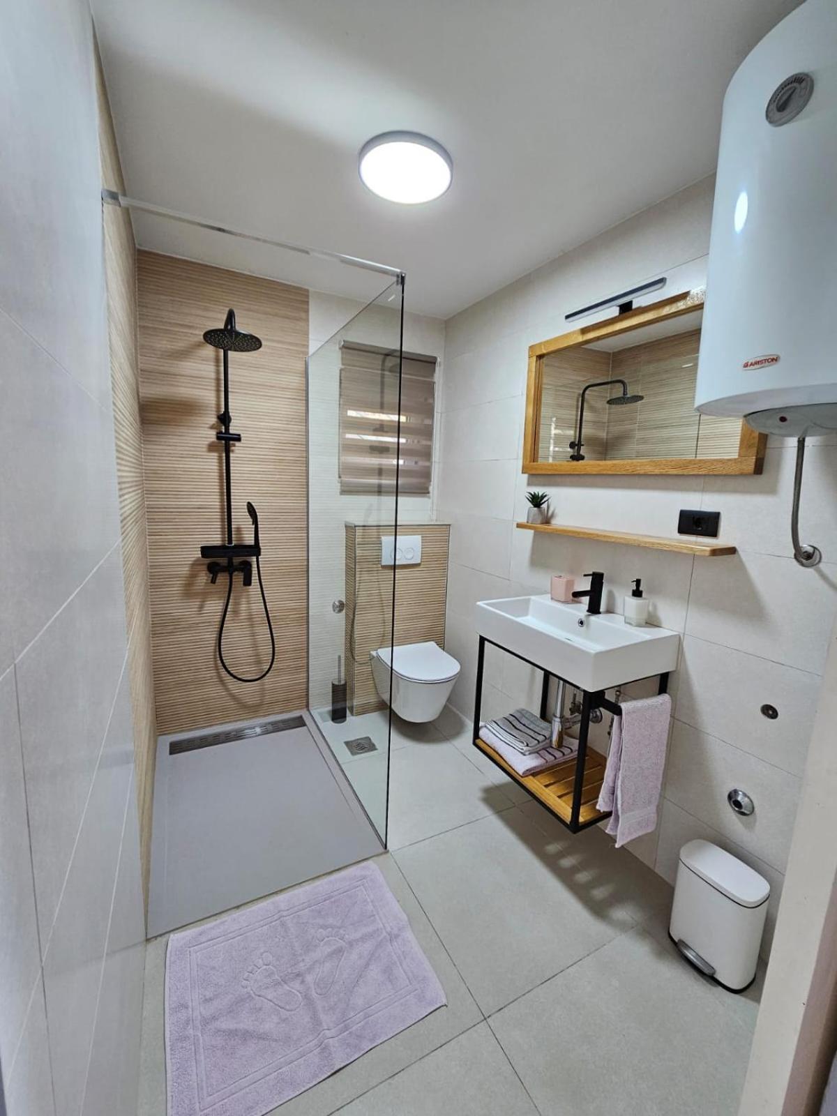 Apartments Gabi Omis Exterior photo