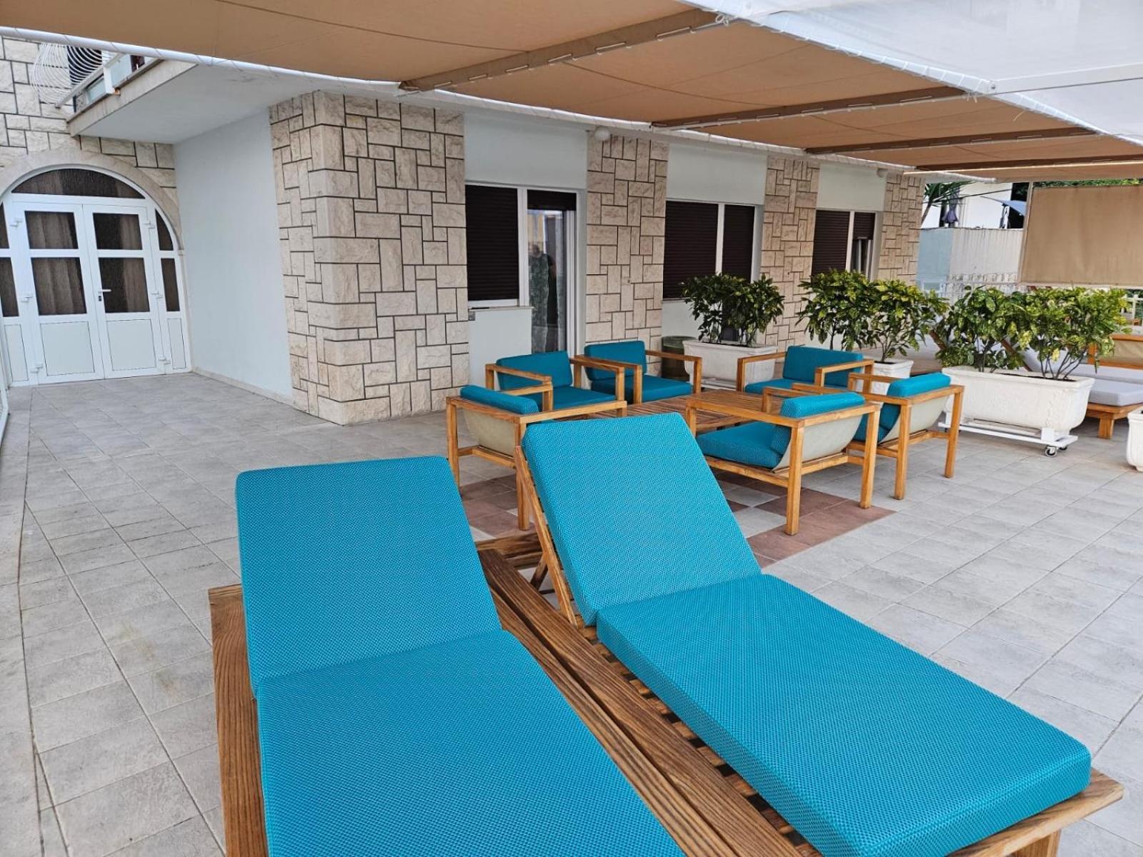 Apartments Gabi Omis Exterior photo